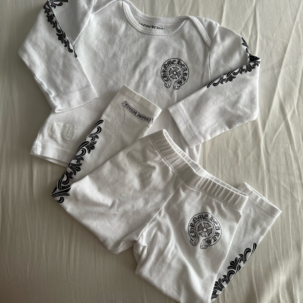 AUTHENTIC Chrome Hearts Set size 12m